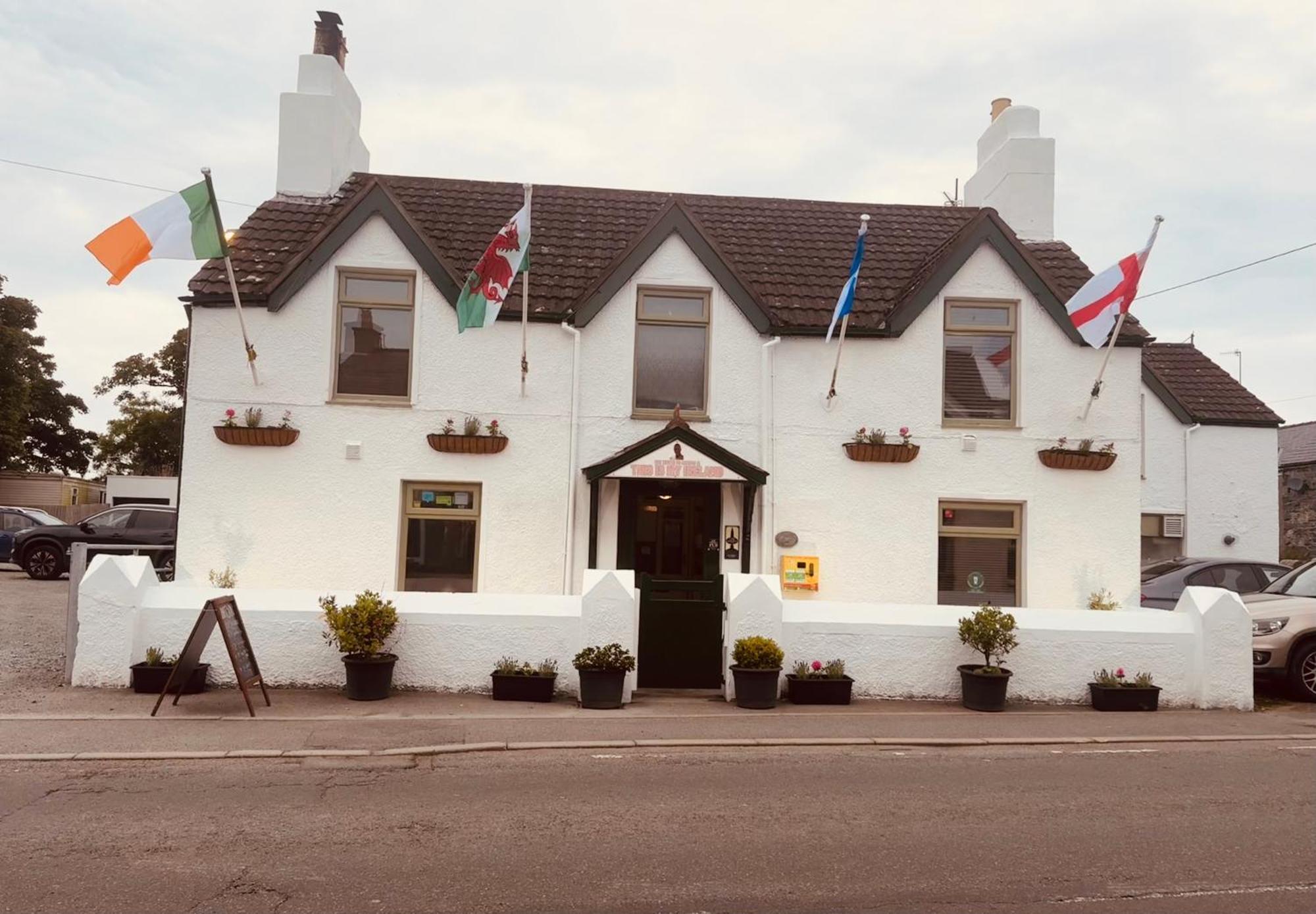 Holland Hotel Llanfachraeth Екстер'єр фото