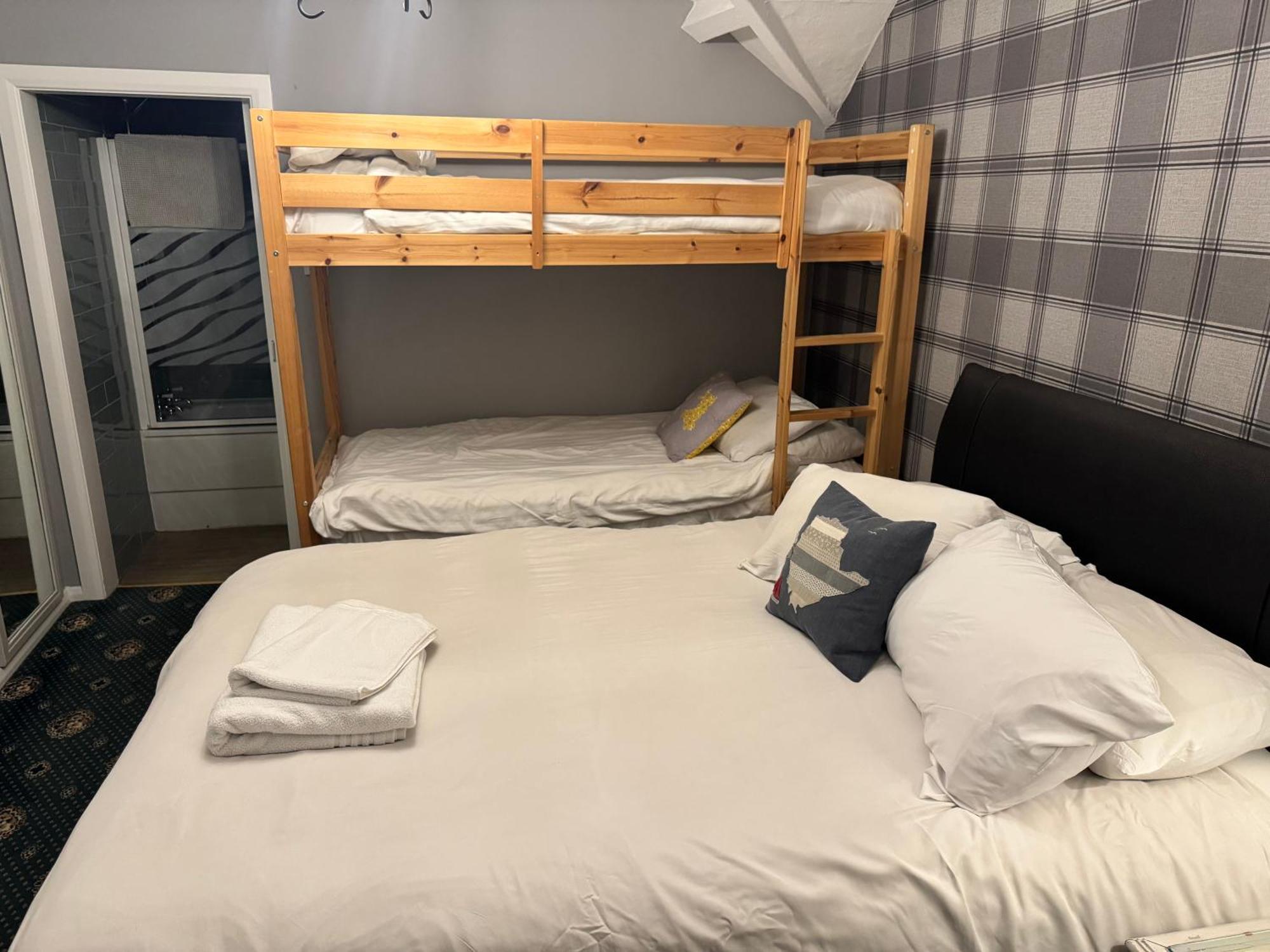 Holland Hotel Llanfachraeth Екстер'єр фото